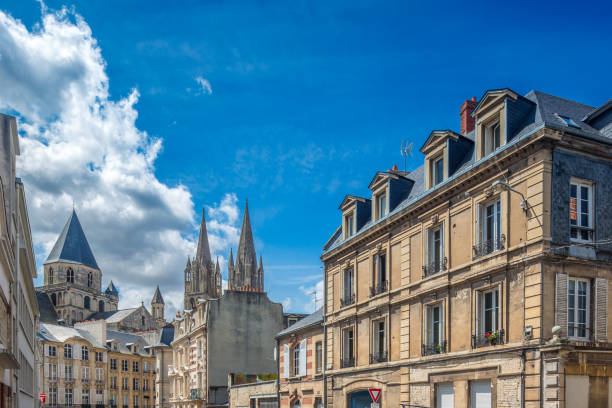 Pourquoi confier son bien à une agence immobilière à Caen ? Le Strat Immobilier