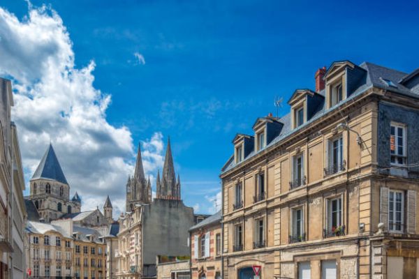 Pourquoi confier son bien à une agence immobilière à Caen ? Le Strat Immobilier